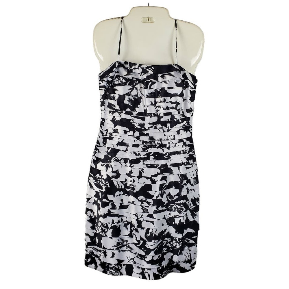 White House Black Market Black Tiered Mini Dress Sz 0 Padded Elegant Cocktail